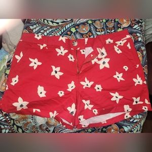 Flowered Chino shorts, mid rise. Size 15